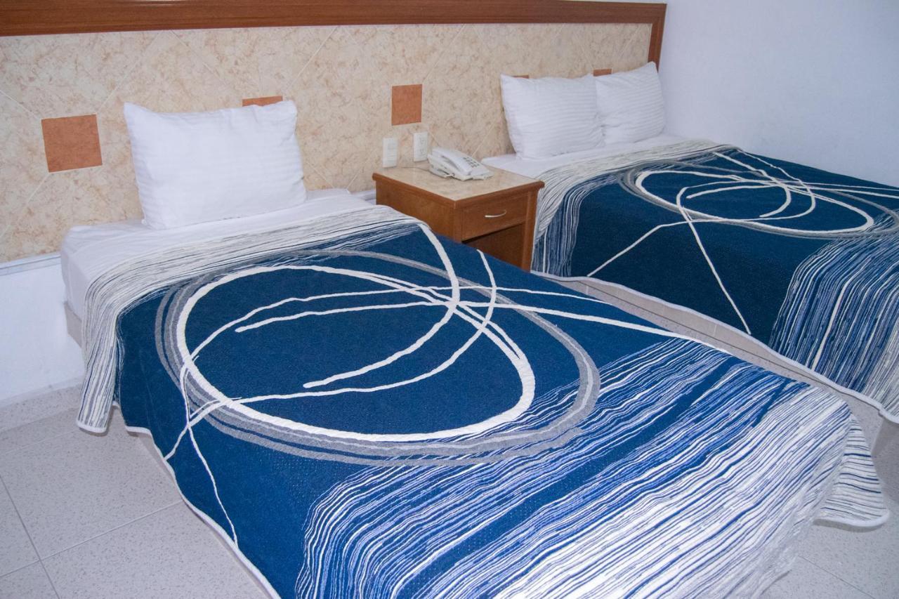 Hotel Niza Zona Piel Leon Ngoại thất bức ảnh