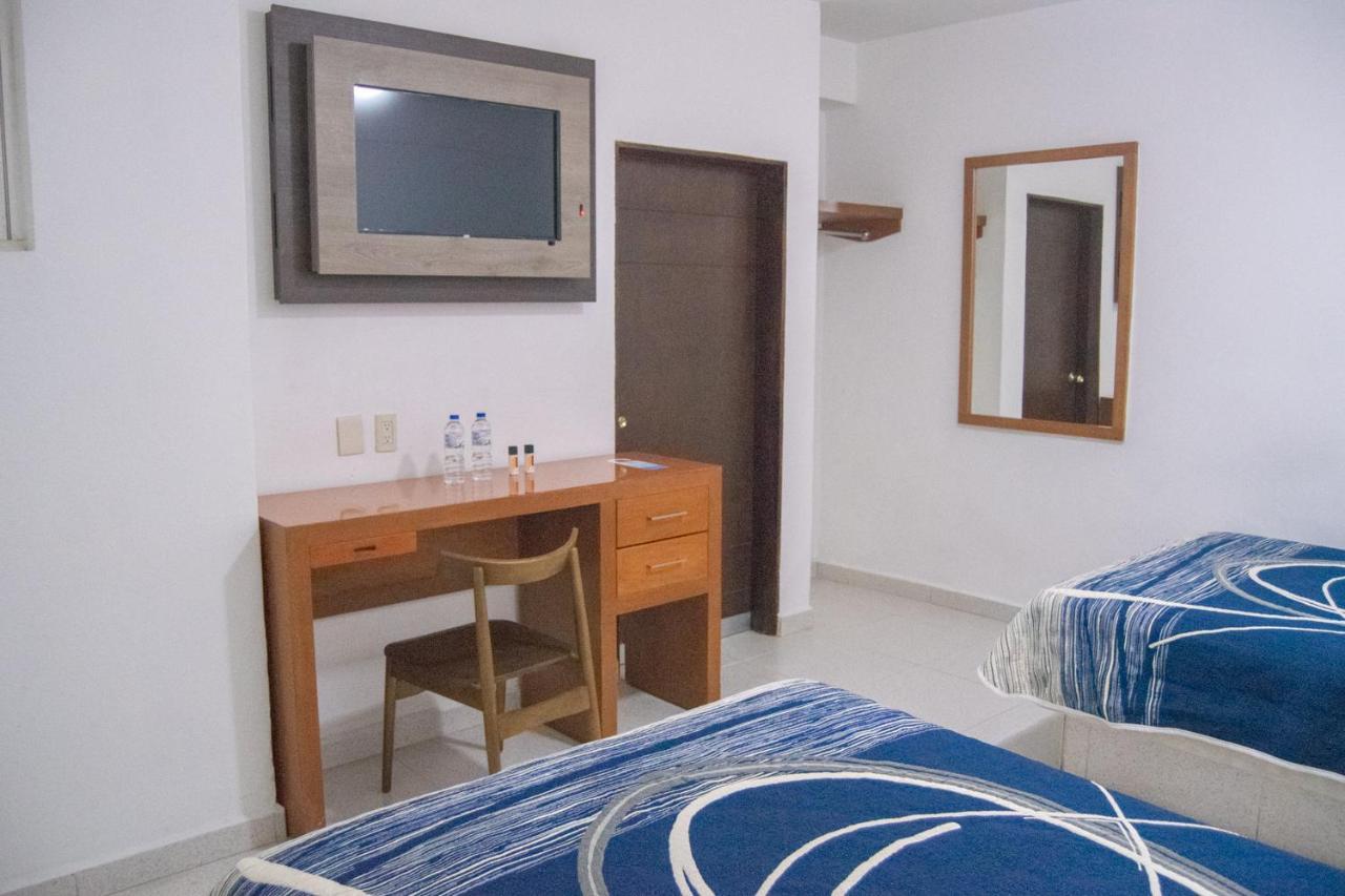 Hotel Niza Zona Piel Leon Ngoại thất bức ảnh