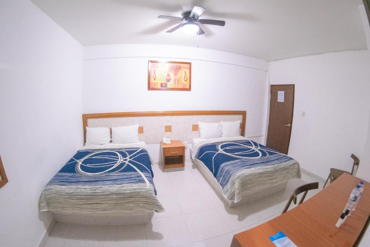 Hotel Niza Zona Piel Leon Ngoại thất bức ảnh