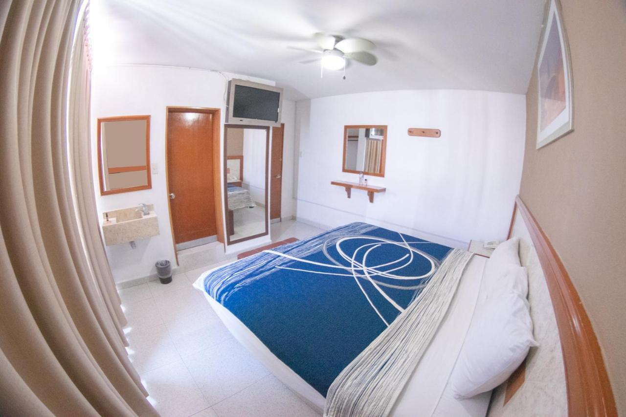 Hotel Niza Zona Piel Leon Ngoại thất bức ảnh
