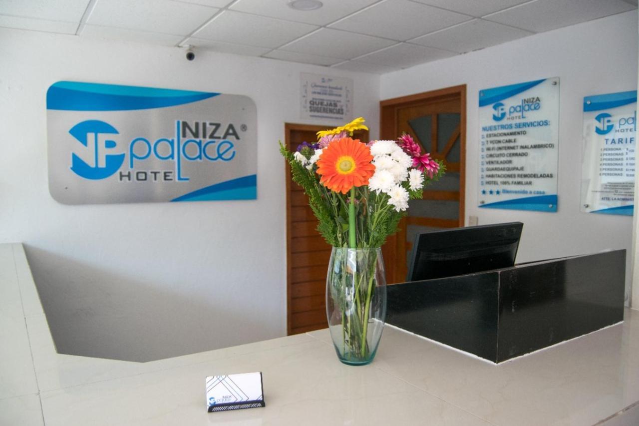 Hotel Niza Zona Piel Leon Ngoại thất bức ảnh
